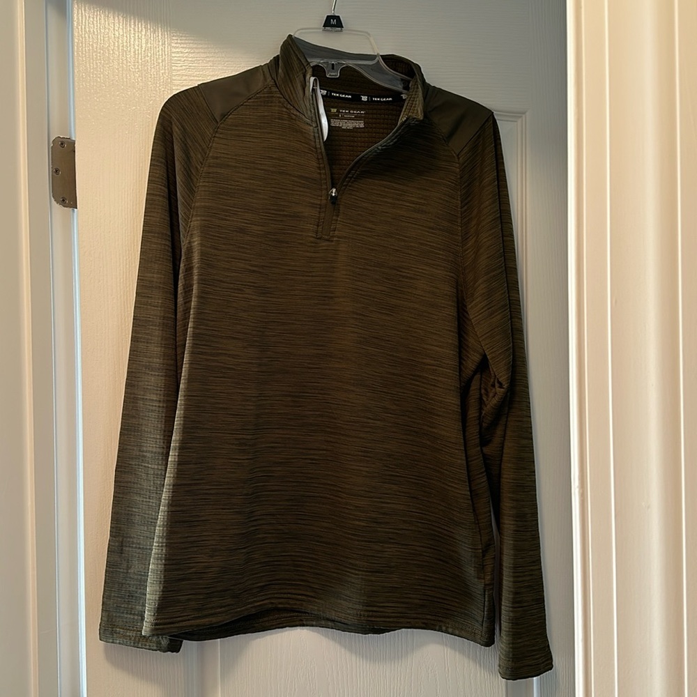 Tek Gear Top Sz Small
